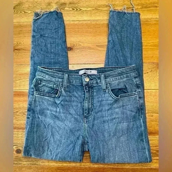 29 | Joe’s Jeans | Skinny Ankle Frayed | Medium Blue Wash - Picture 1 of 6